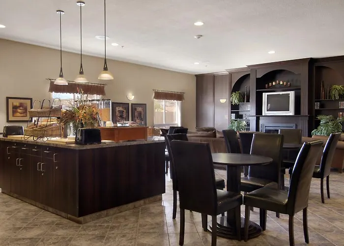 Ramada By Wyndham Drumheller Hotel & Suites