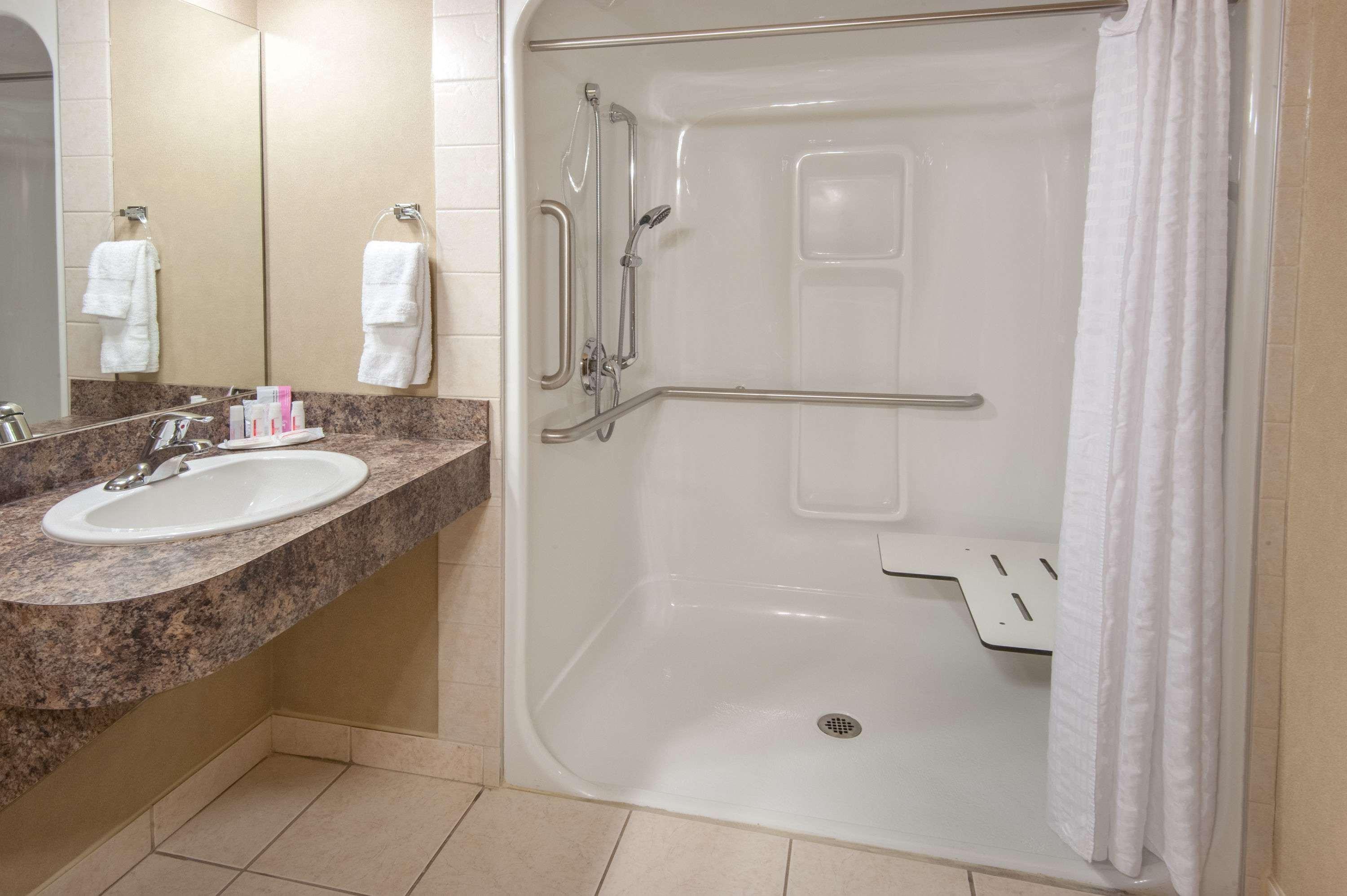 Ramada By Wyndham & Hotel