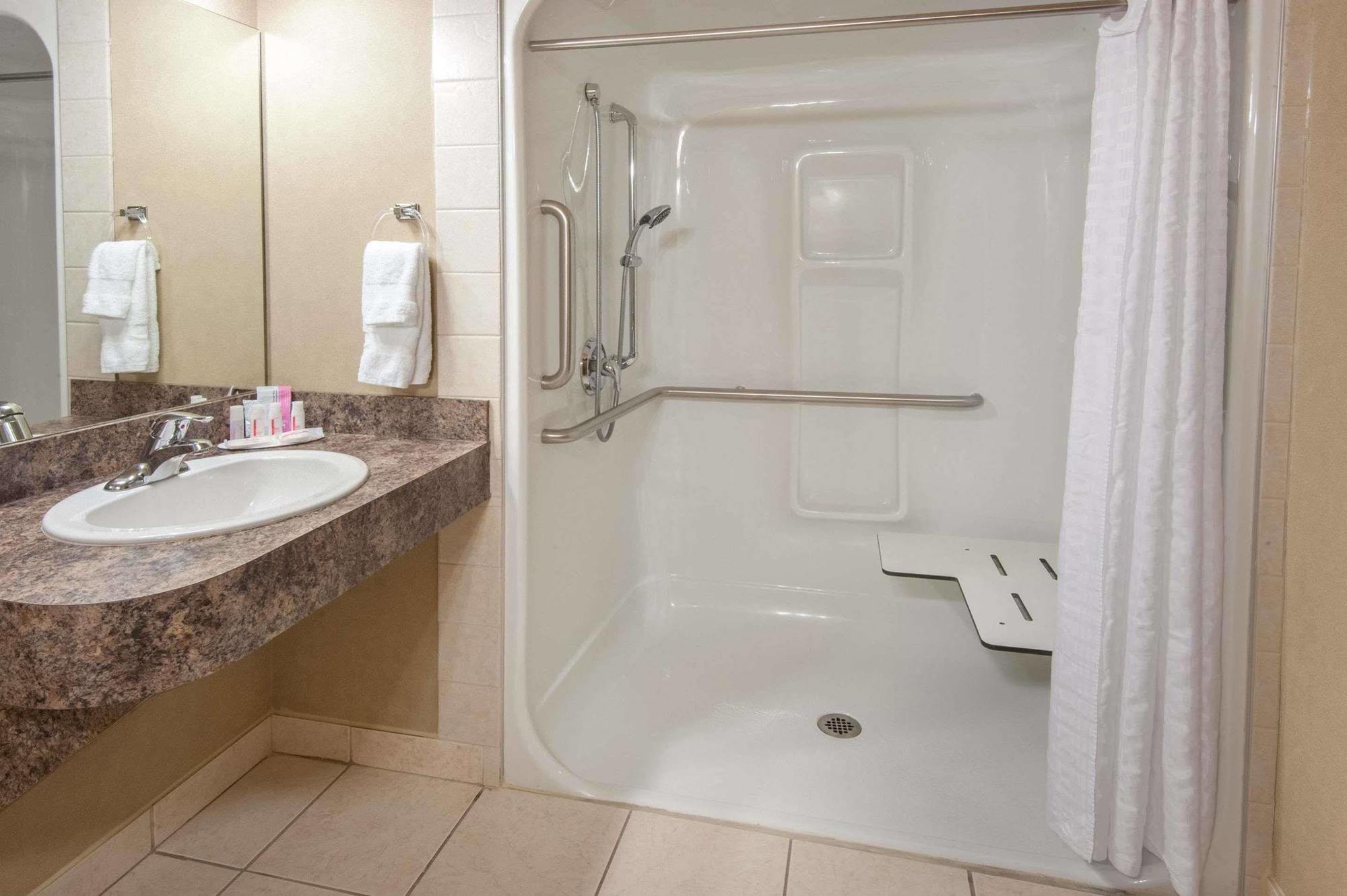 Hotel Ramada By Wyndham & Drumheller