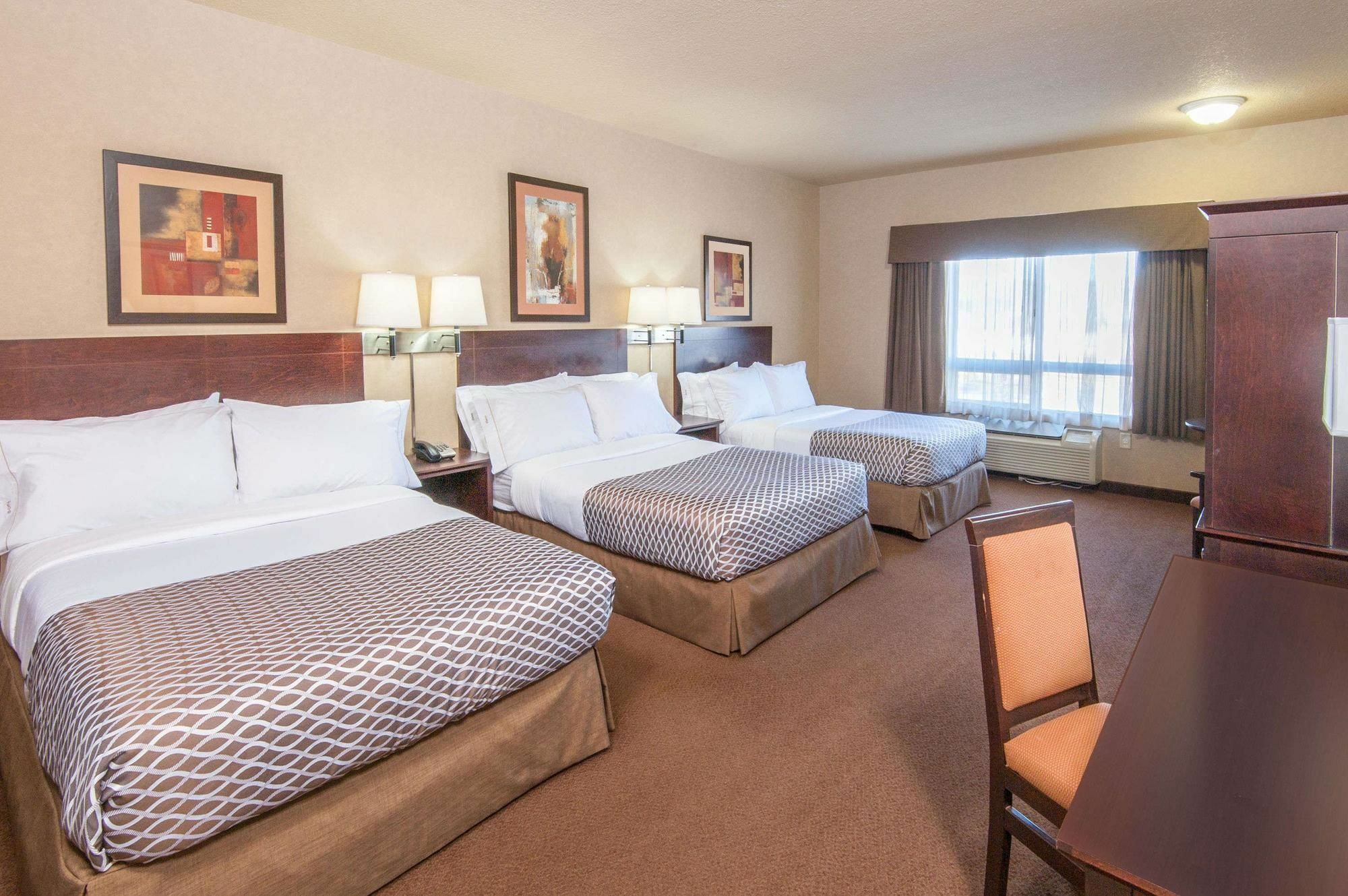 Ramada By Wyndham & 3* Drumheller