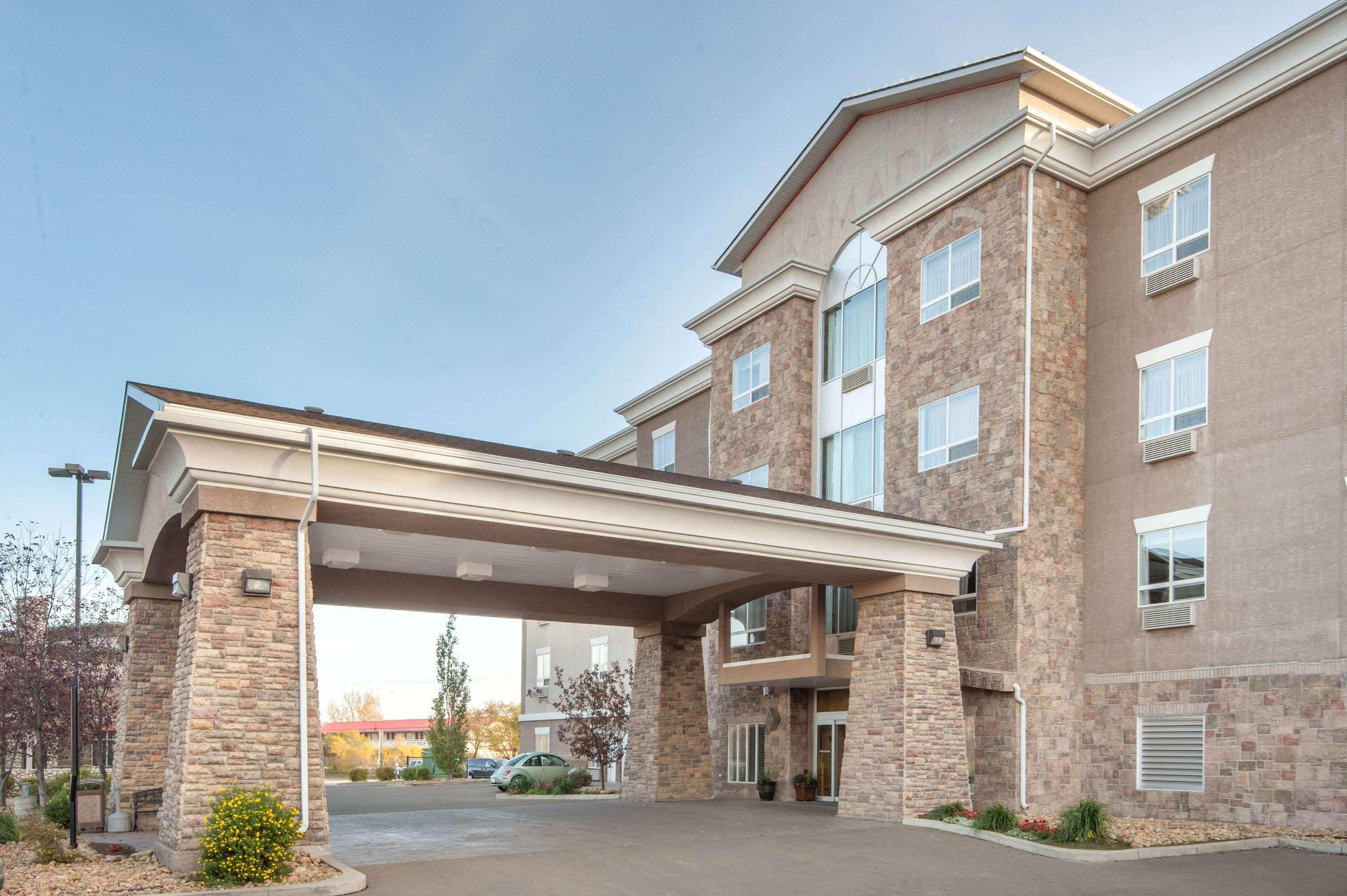 Ramada By Wyndham & 3*